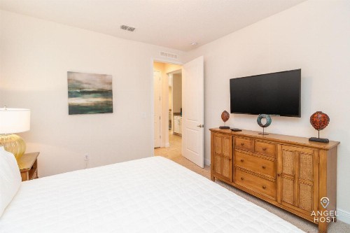 Lovely Home With Free on-site Waterpark! - image 11