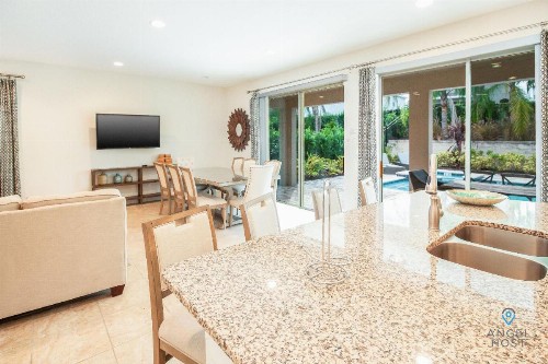 Lovely Home With Free on-site Waterpark! - image 6