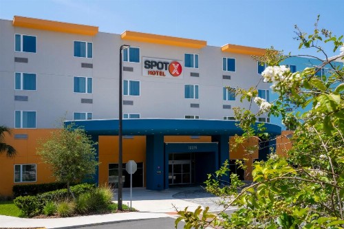 SPOT X Hotel - Orlando - image 13