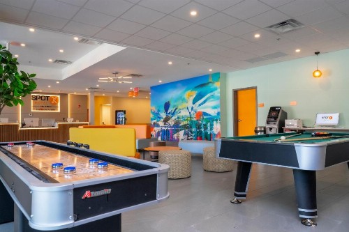 SPOT X Hotel - Orlando - image 3