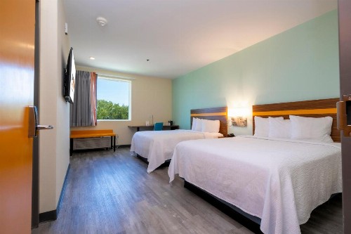 SPOT X Hotel - Orlando - image 4