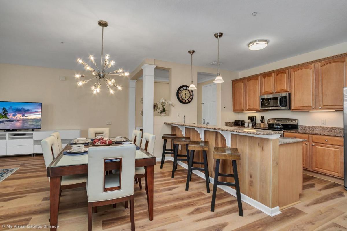Polished Luxurious Condo in Vista Cay Near Themed Parks! #2VC206 - image 3