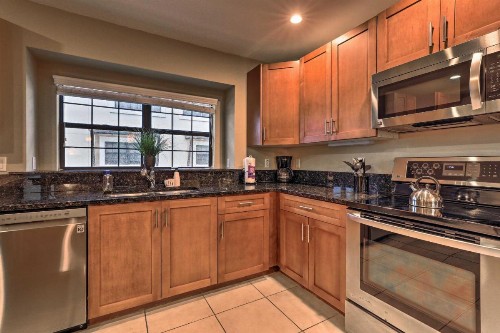 Spacious Disney World Getaway with Resort Perks - image 6