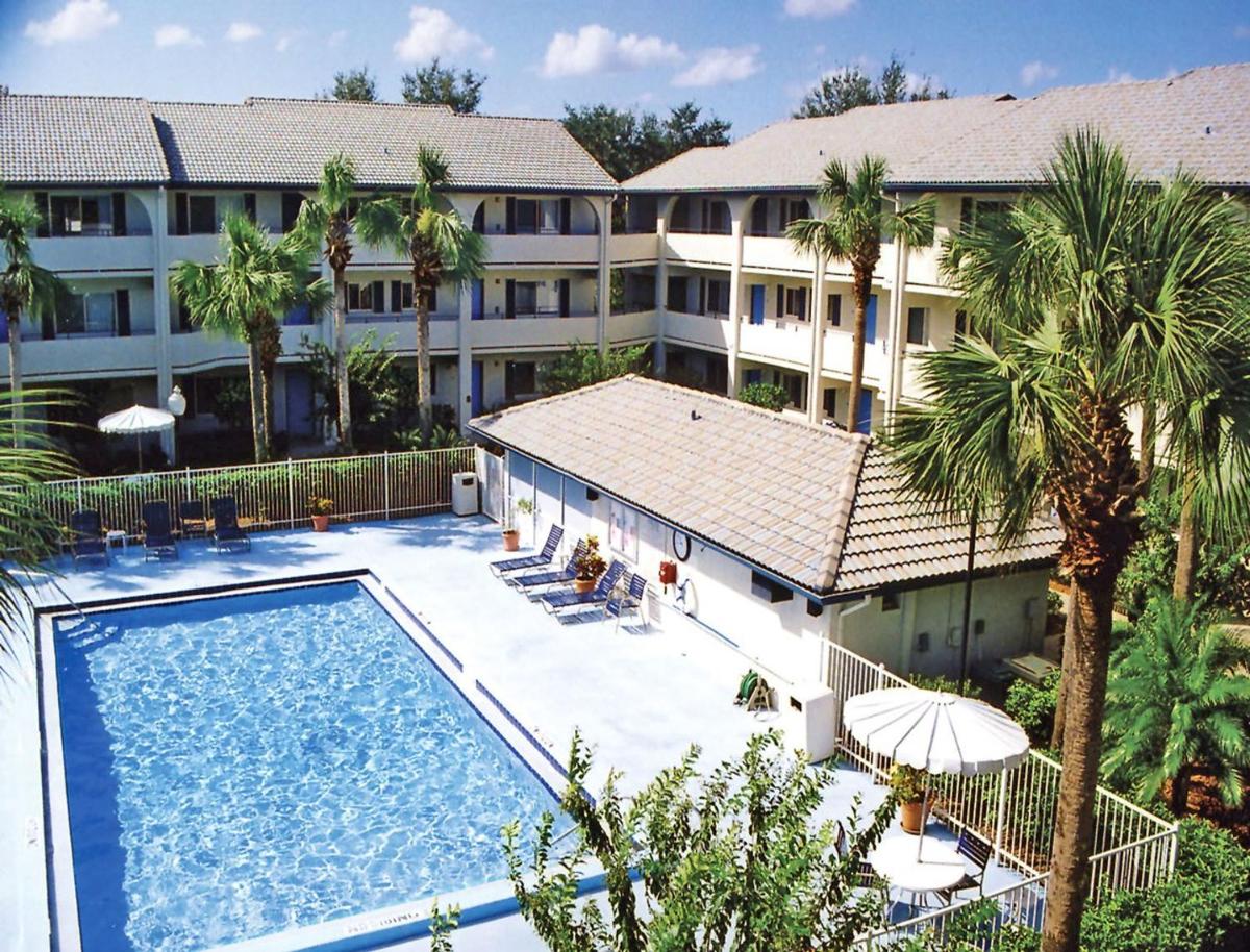 Full-service Resort Villa in the Heart of Orlando - One Bedroom Villa #1 - image 2