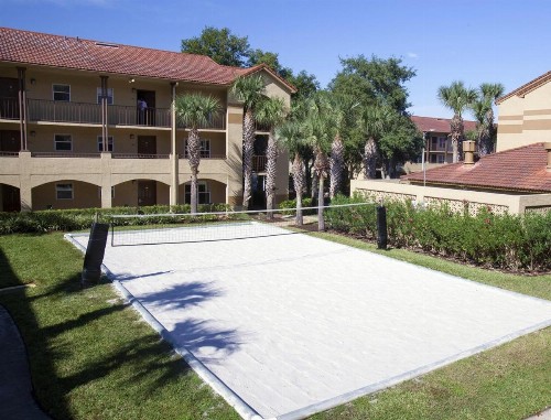 Fully-furnished Villa and Modern Comforts in Orlando - Two Bedroom #1 - image 5