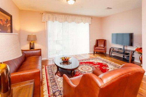 GORGEOUS Vista Cay Town Home -CDC COMPLIANT townhouse - image 3