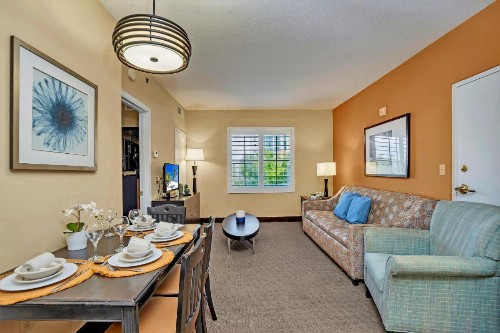 Near Disney - One Bedroom King Suite - Pool and Hot Tub - image 2
