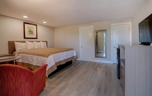 Skaket Beach Motel - image 13