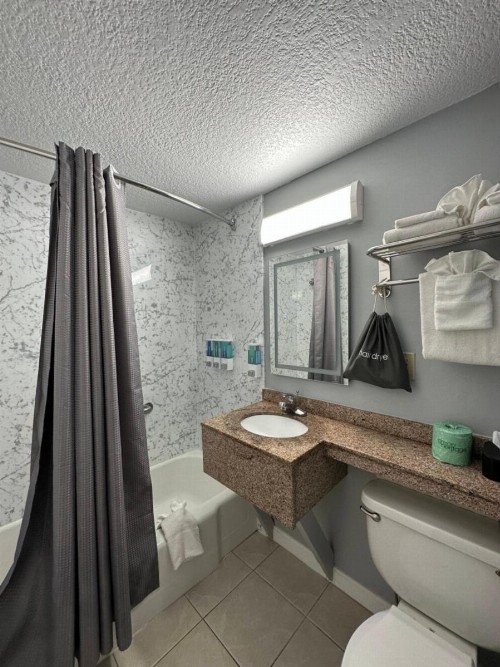 Rodeway Inn Orleans - Cape Cod - image 38