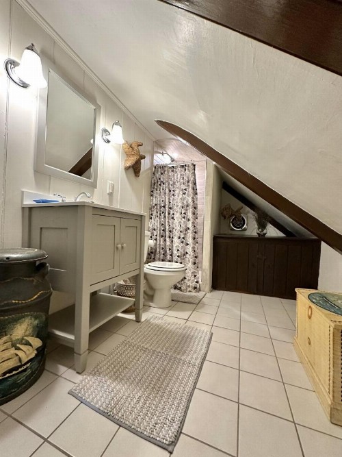 Ship's Knees Inn - image 4