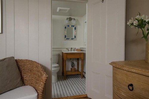 Ship's Knees Inn - image 41
