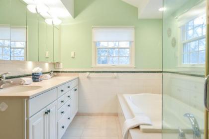 534 Bring Your Family and Pup for the Perfect Beach Getaway to this Clean and Cheerful Home - image 13