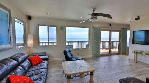 Driftwood Beach Motel - image 14