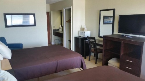 Driftwood Beach Motel - image 39