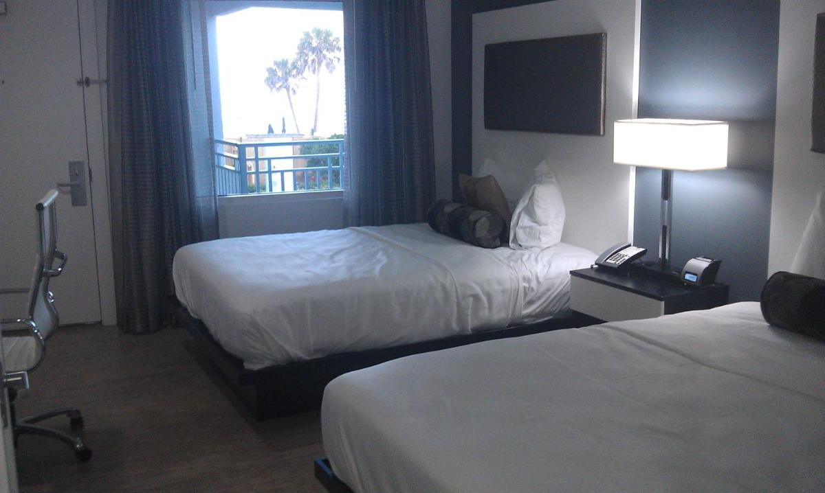 Lotus Boutique Inn and Suites - image 2