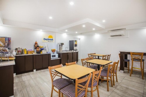 Days Inn by Wyndham Ormond Beach Mainsail Oceanfront - image 16