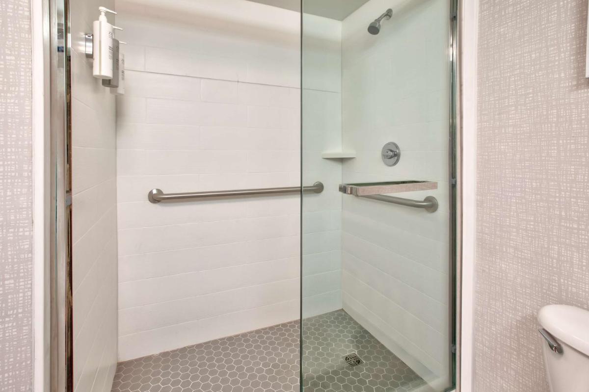Hampton Inn Daytona/Ormond Beach - image 4