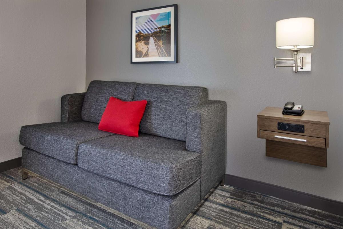 Hampton Inn Daytona/Ormond Beach - image 5