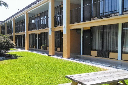 Econo Lodge Ormond Beach - image 10
