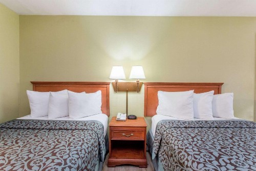 Days Inn by Wyndham Ormond Beach - image 17