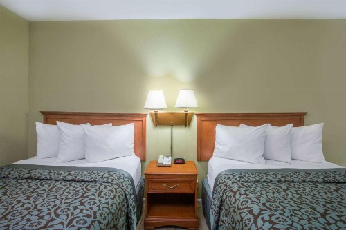 Days Inn by Wyndham Ormond Beach - image 2