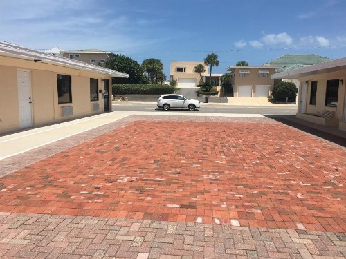 A1A Travel Inn - image 2