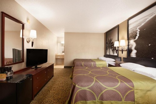 Super 8 by Wyndham Ormond Beach - image 13