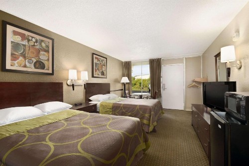 Super 8 by Wyndham Ormond Beach - image 17