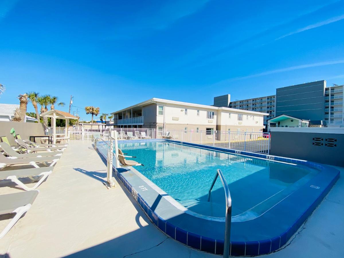 A 1 A Super Inn - image 3