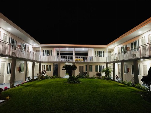 A 1 A Super Inn - image 8