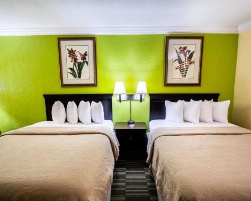 Quality Inn Oceanfront - image 11