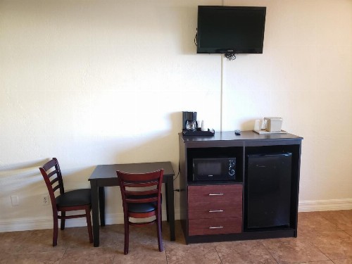 Oceanfront Inn and Suites - Ormond - image 9