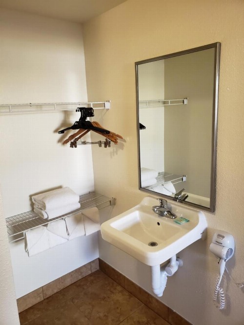 Oceanfront Inn and Suites - Ormond - image 11