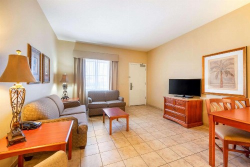 Clarion Inn Ormond Beach at Destination Daytona - image 23