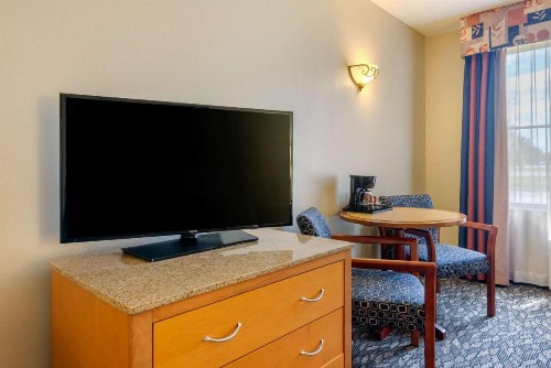 Clarion Inn Ormond Beach at Destination Daytona - image 37