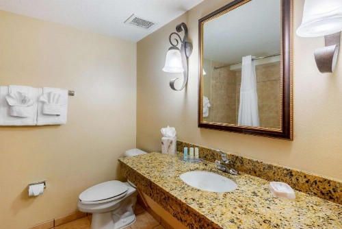 Clarion Inn Ormond Beach at Destination Daytona - image 4