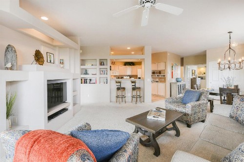 3 Bed 2 Bath Apartment in Oro Valley - image 1