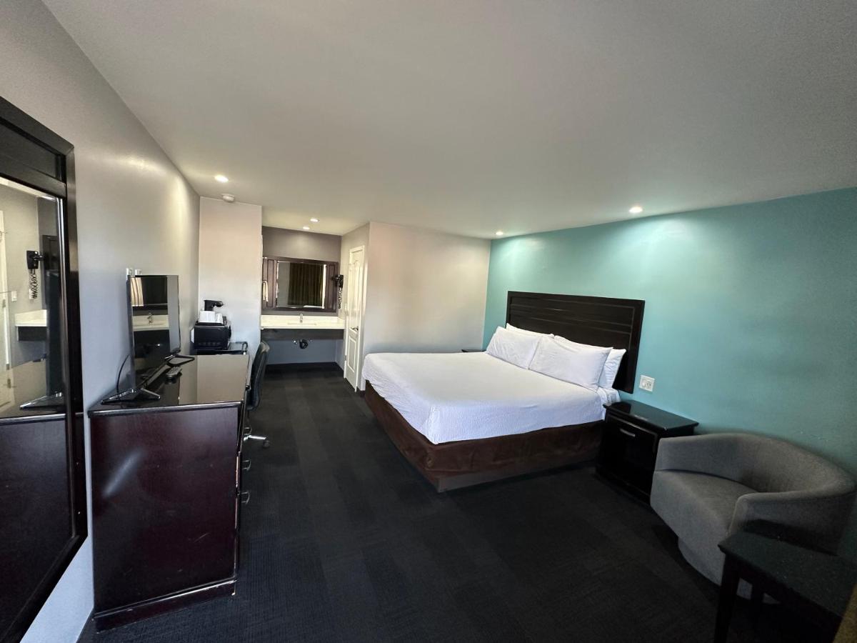 Sunset Inn Lake Oroville - main image