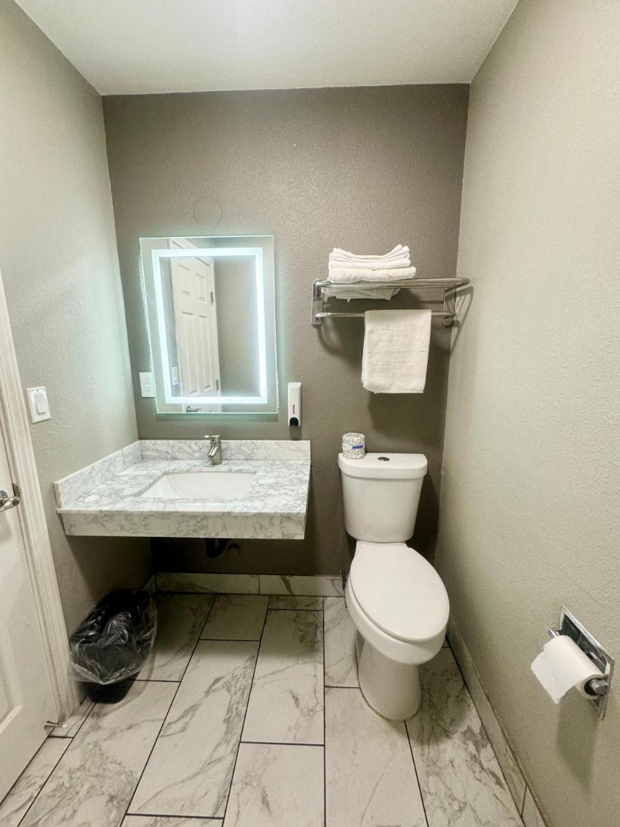 Villa Court Inn Oroville - image 6