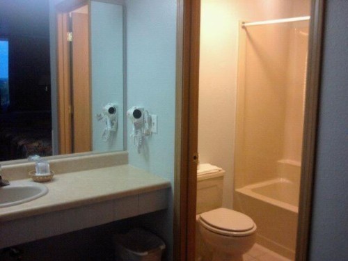 Quail's Nest Inn & Suites - image 11