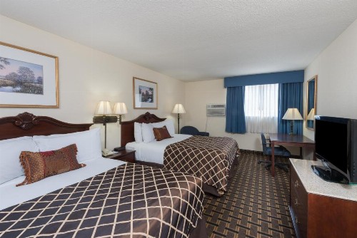 Baymont by Wyndham Osage Beach - image 16