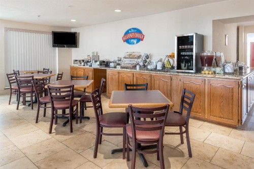 Baymont by Wyndham Osage Beach - image 17