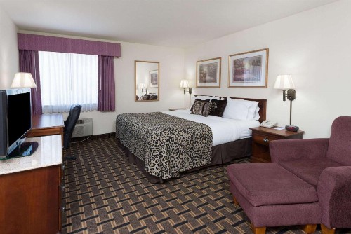Baymont by Wyndham Osage Beach - image 30