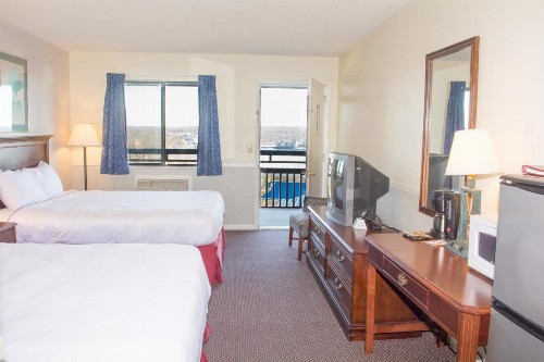 Hawk's Nest Lodge - image 13