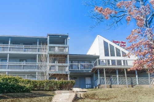 Hawk's Nest Lodge - image 9