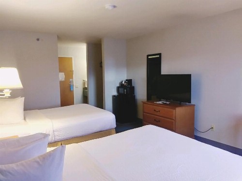 Days Inn by Wyndham Osage Beach Lake of the Ozarks - image 29