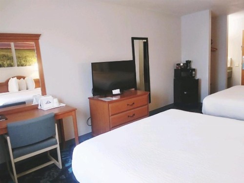Days Inn by Wyndham Osage Beach Lake of the Ozarks - image 31