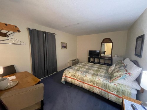 Scottish Inns Motel - Osage Beach - image 2