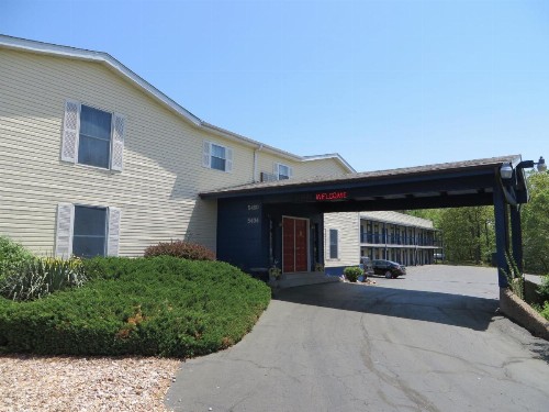 Scottish Inns Motel - Osage Beach - image 20
