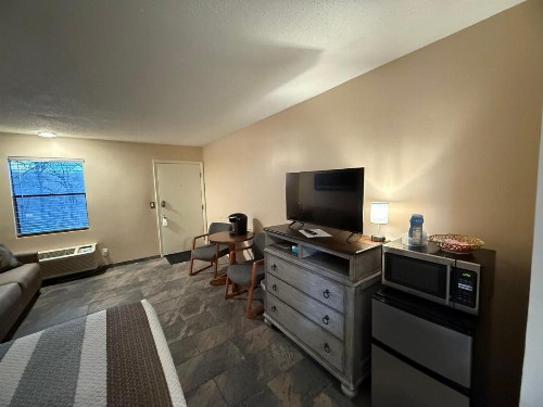 Scottish Inns Motel - Osage Beach - image 25